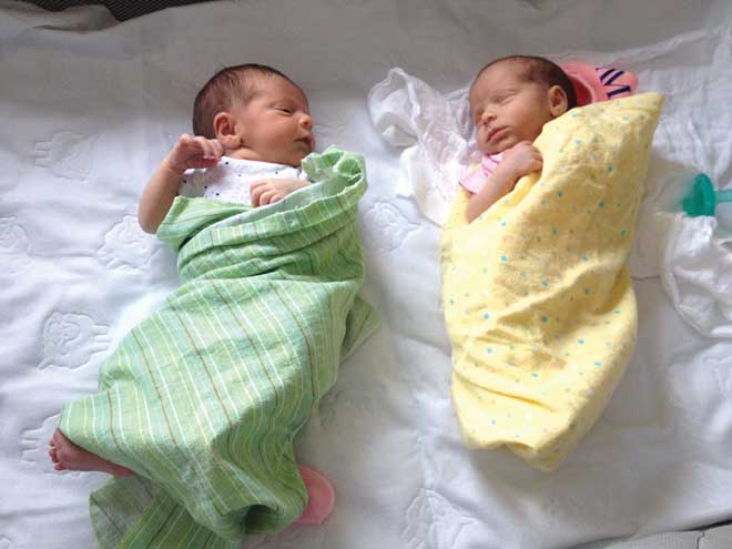 Babies_Hannah-and-Natalie-Lerner