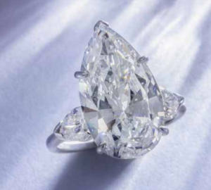 A HARRY WINSTON DIAMOND RING SOLD BY HINDMAN IN SEPTEMBER FOR $362,500.