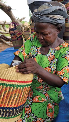 GiveBack-Artisan-Weaving_9-6-23